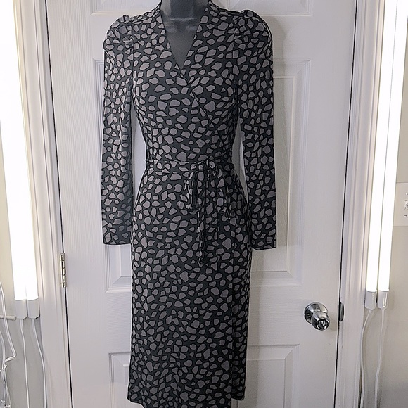 🔥 🔥 🔥 ALERT. POA! NWT WRAP AROUND 👗. It just don’t get NO BETTER. Maxi fit! - Picture 4 of 12